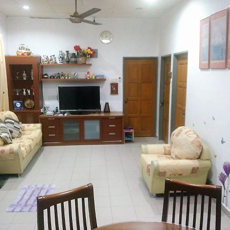 Cozy Mount Erskine Homestay George Town Buitenkant foto